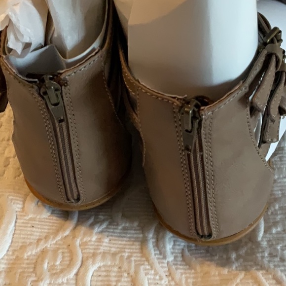 Report Sandals - Picture 2 of 5